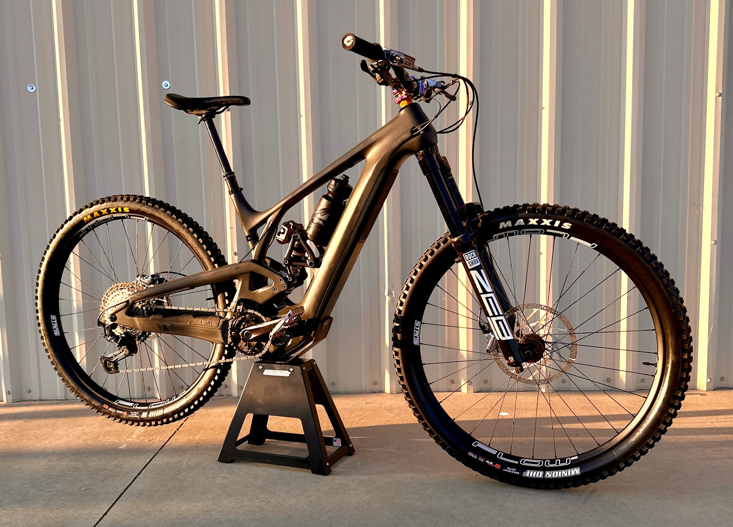Evil Epocalypse E-Bike stand mounted