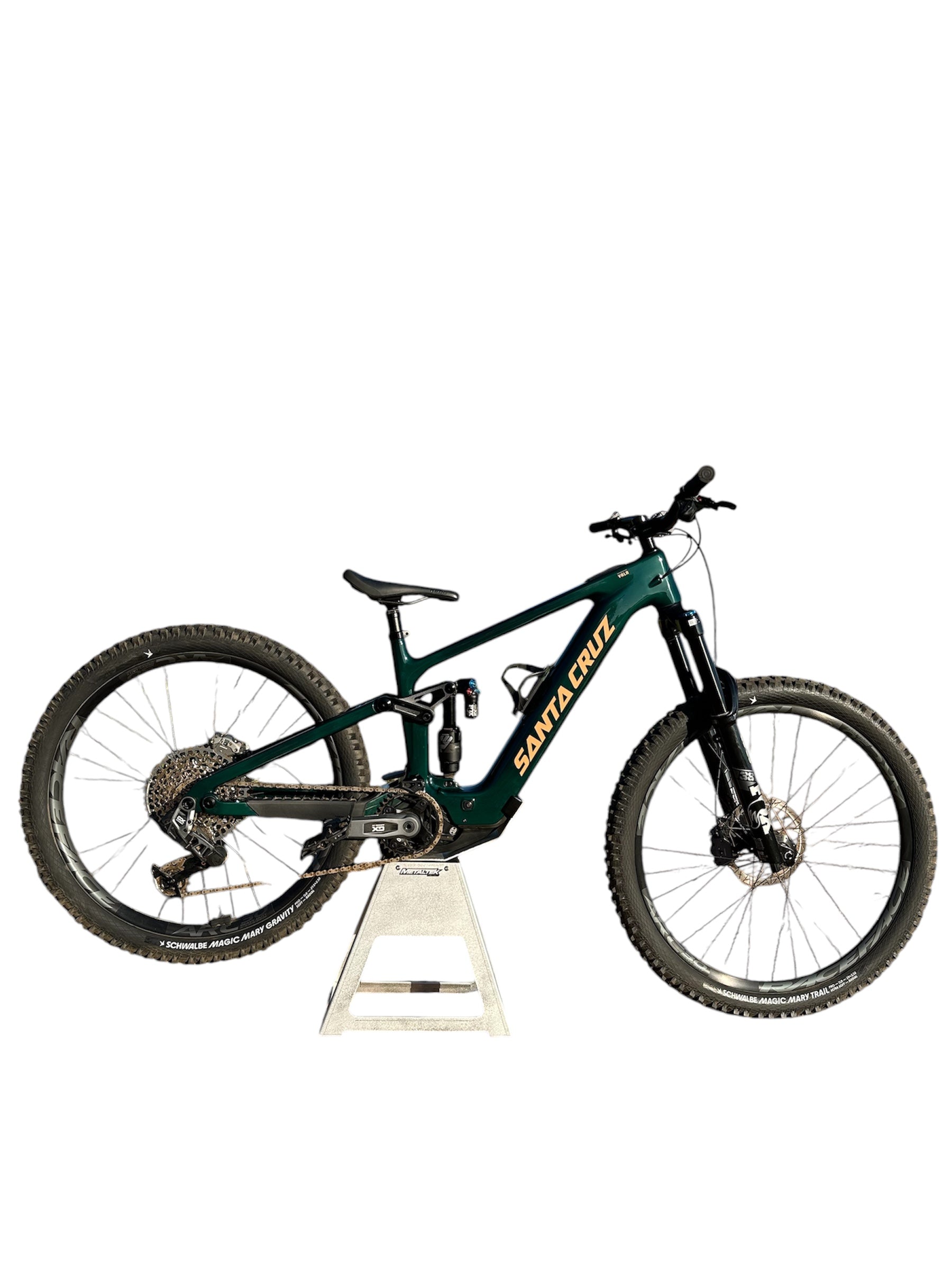 Santa Cruz Metaltek Fab E-Bike stands